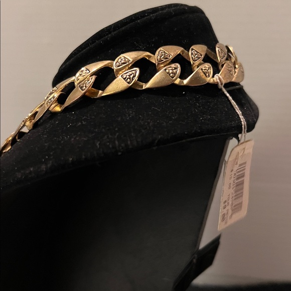 Gold Chain Necklace and Clip-on Earring Set - Picture 4 of 8